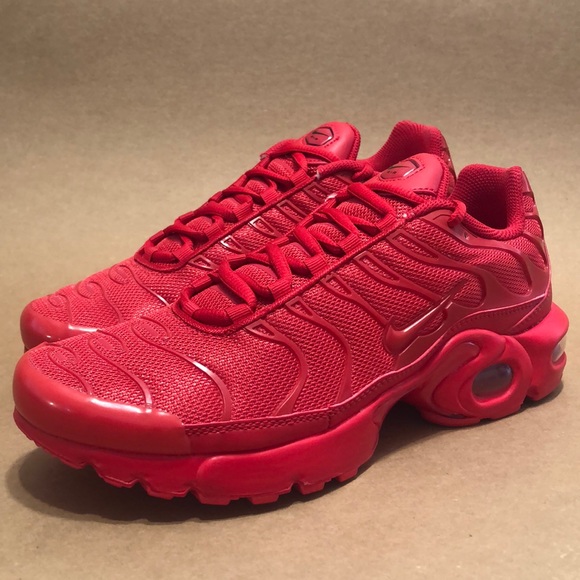 nike air max plus triple red